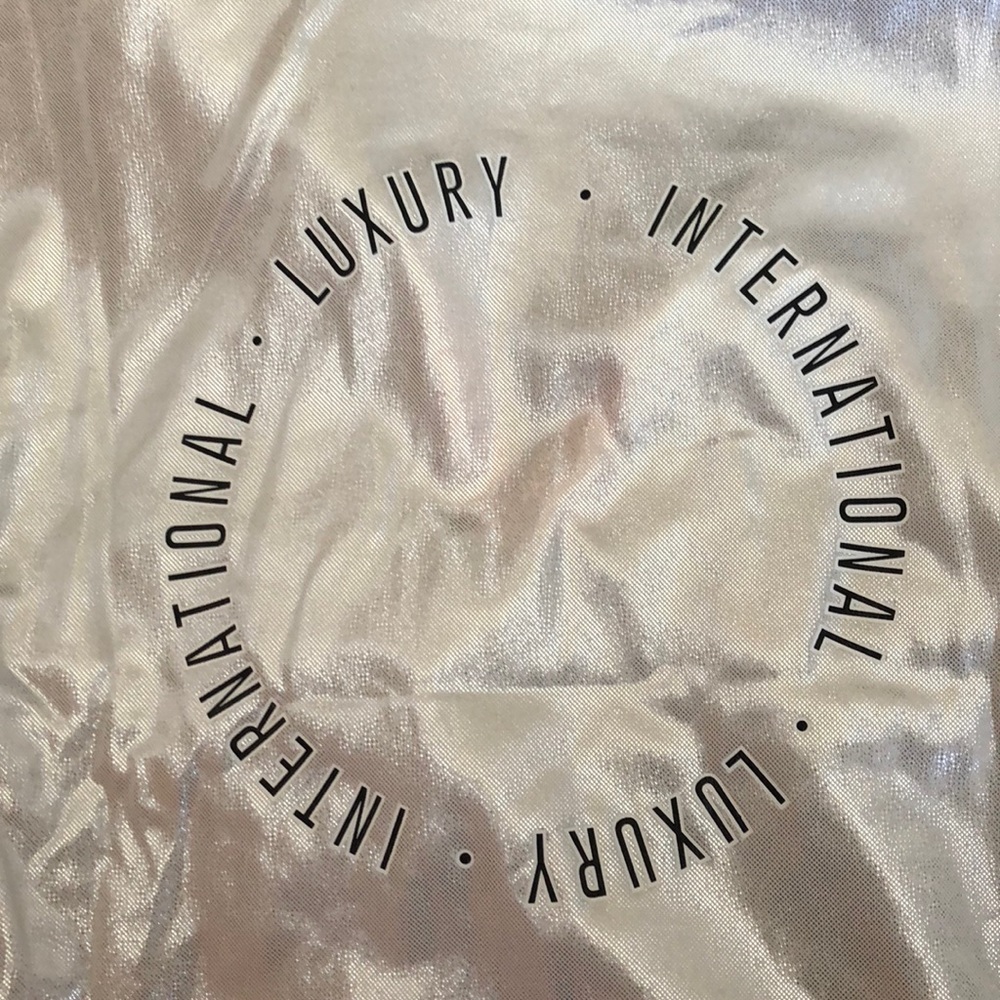 ✨Forever 21 Pull Over Never Worn!! - Picture 4 of 4